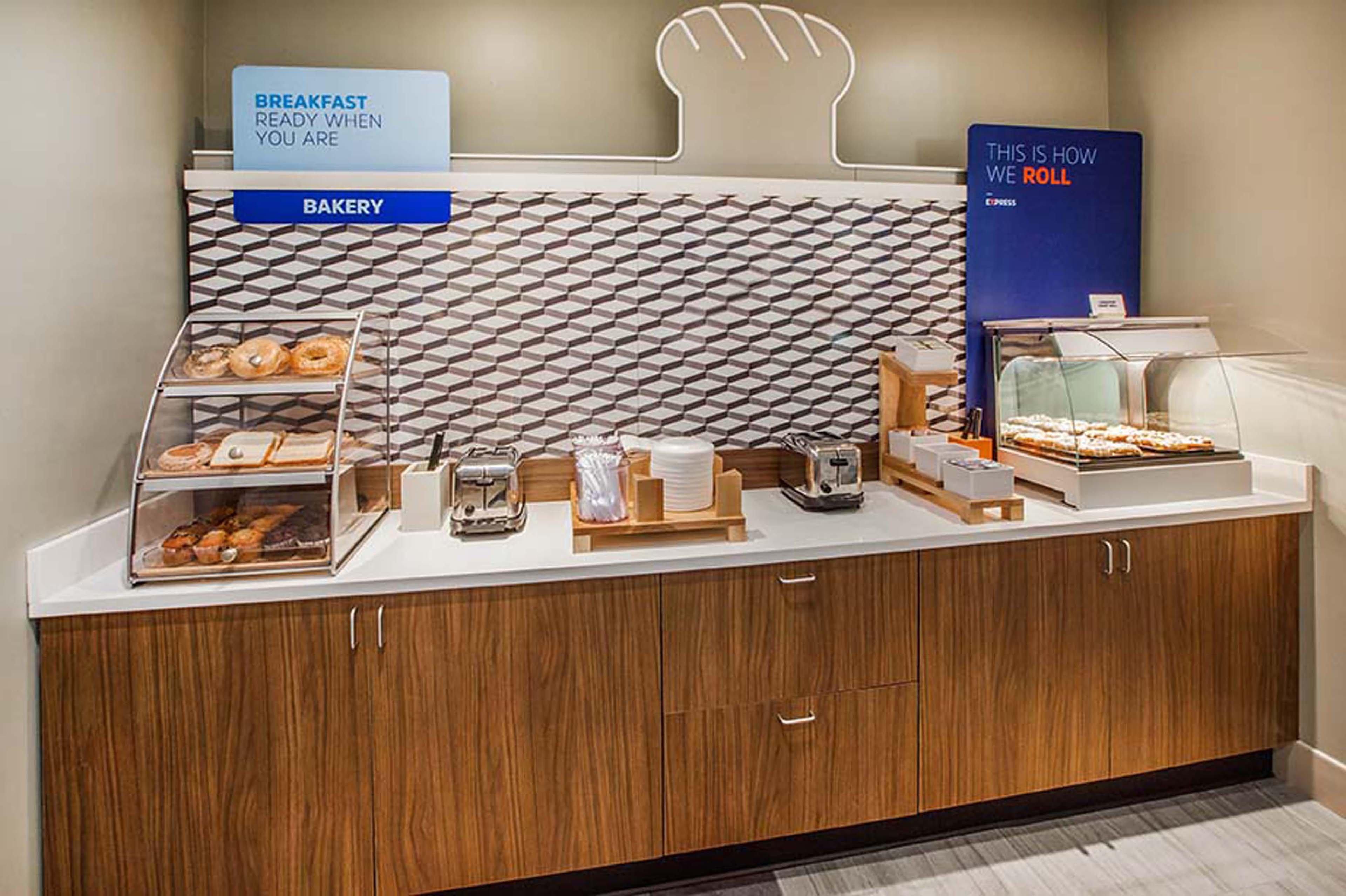 Holiday Inn Express Hotel & Suites Terrell By Ihg Экстерьер фото